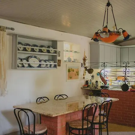 Hilary's * Kavasilas